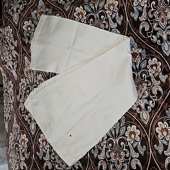 Gap 1969 White Jeans - Picture 2 of 14